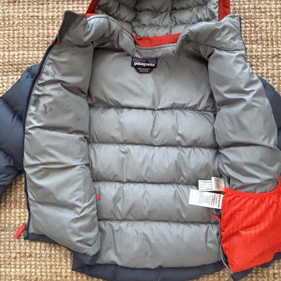 Boy’s Patagonia Bivvy Down Hoodie Coat Size Medium - Picture 4 of 7